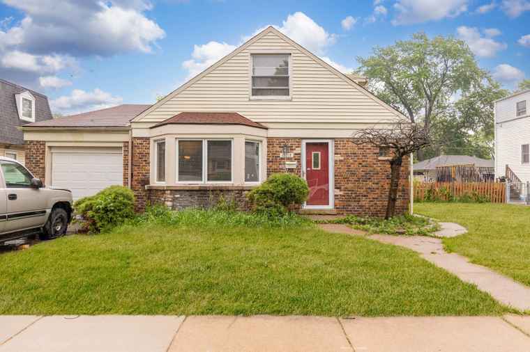 Photo of 10215 S Kildare Ave Oak Lawn, IL 60453