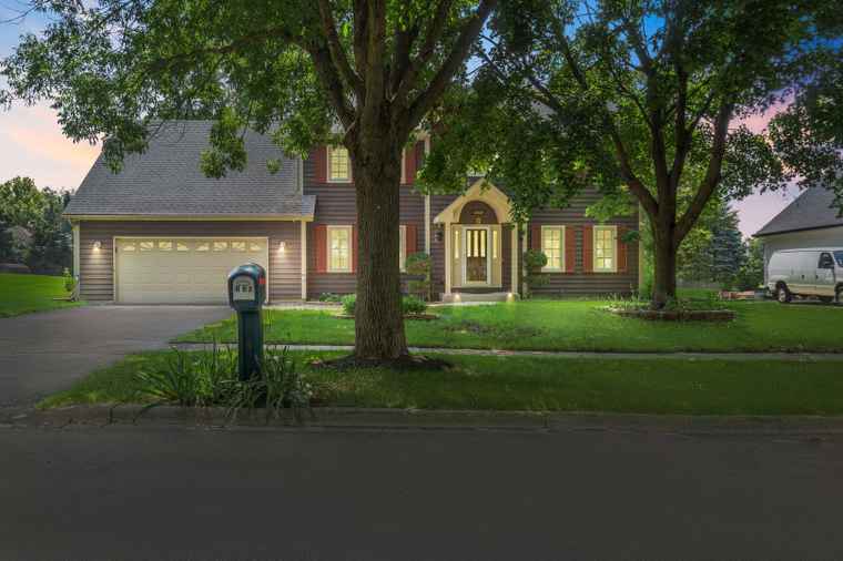 Photo of 130 Hill Ct West Chicago, IL 60185