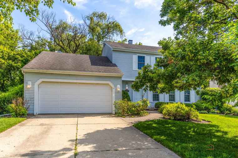 Photo of 1338 Trinity Pl Libertyville, IL 60048