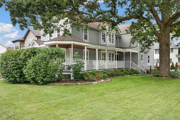 Photo of 802 Warner Ave Lemont, IL 60439