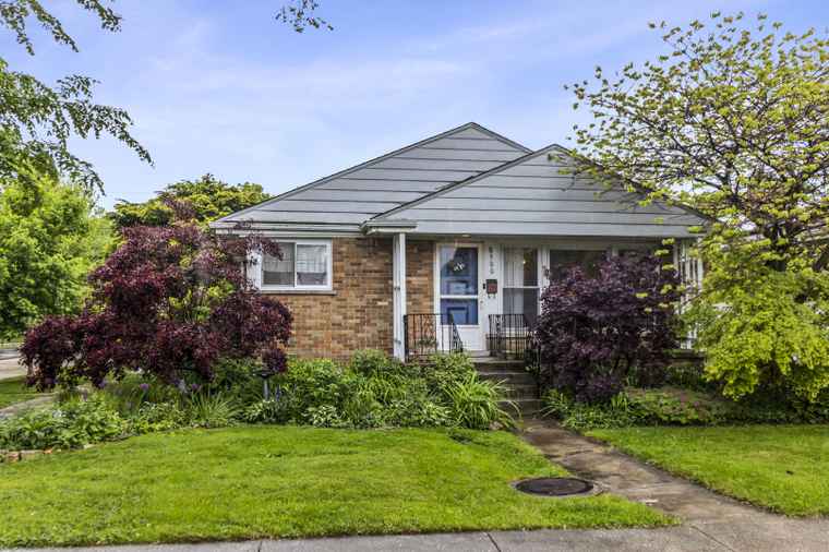 Photo of 8500 Lawndale Ave Skokie, IL 60076