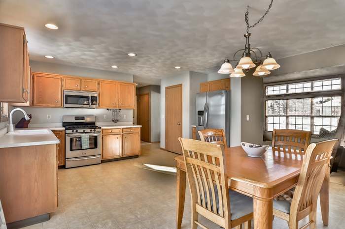 2154 Grandchester Pl, ROCKFORD, IL 61107 - 4 beds/1 5 baths