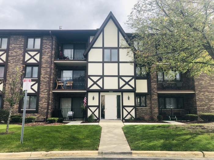 10504 Ridge Cove Dr Unit 12d Chicago Il 60415 2 Beds Baths