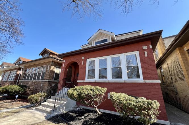 8431 S Crandon Ave, Chicago, IL 60617 | Redfin