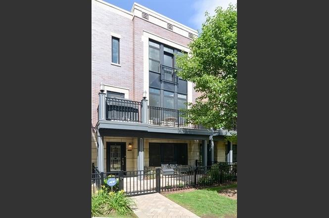 3028 W Newport Ave Chicago Il 60618 Mls 09665371 Redfin 3028 W Newport Ave Chicago Il 60618