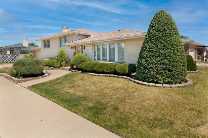 8632 W Leland Ave, Chicago, IL 60656 | Redfin