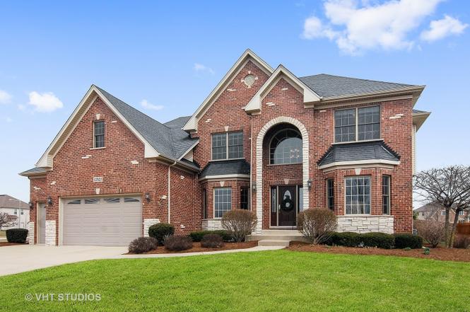 12923 TIMBER WOOD Cir, PLAINFIELD, IL 60585 | Redfin