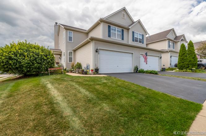 333 Tower Hill Dr, St. Charles, IL 60175 | MLS# 10794526 ...