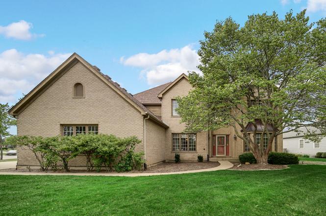 541 Clover Dr, Algonquin, IL 60102 | MLS# 12406545 | Redfin