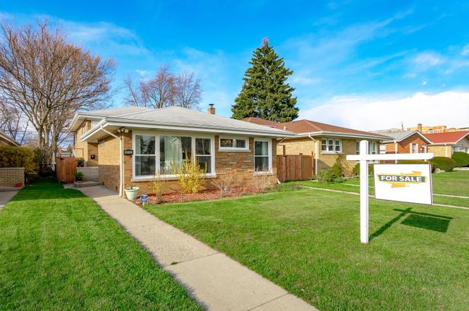 4032 Howard St, Skokie, IL 60076 | MLS# 10687750 | Redfin