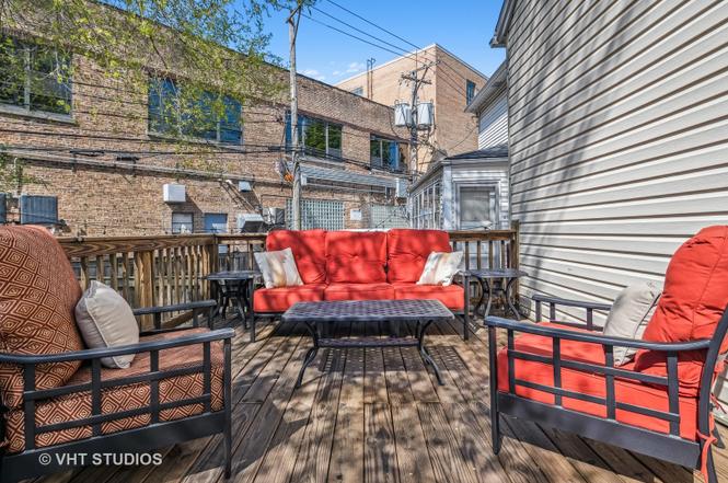 2935 W Roscoe St, Chicago, IL 60618 | MLS# 11757774 | Redfin