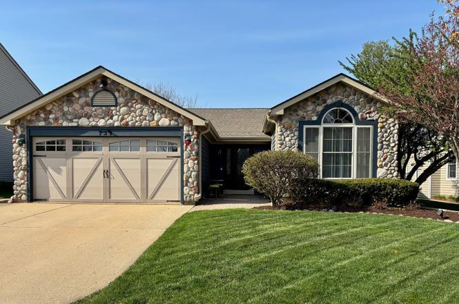 734 Bluejay Cir, Elk Grove Village, IL 60007 | Redfin