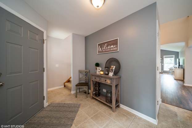 512 Madison Ln Elgin Il 60123 Mls 10519014 Redfin