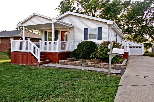 904 N Jackson St Streator Il 61364 Mls 10103045 Redfin