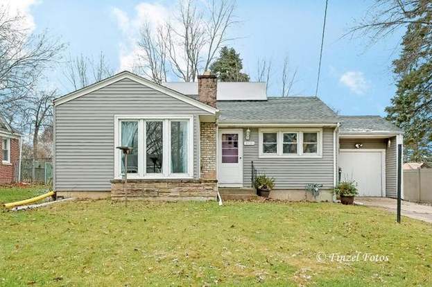 814 Morgan St Elgin Il 60123 Mls 10615131 Redfin