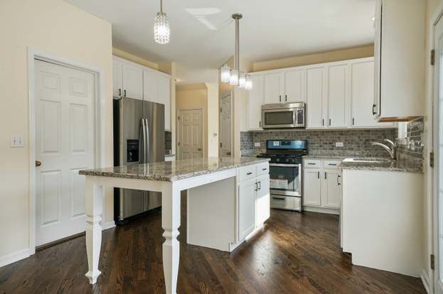 4600 Barharbor Dr Lake In The Hills Il 60156 Mls 10884163 Redfin