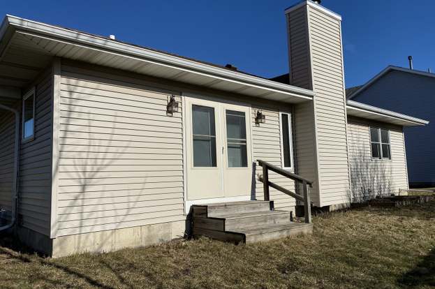 724 Redwood Ct Genoa Il 60135 Mls 10614266 Redfin