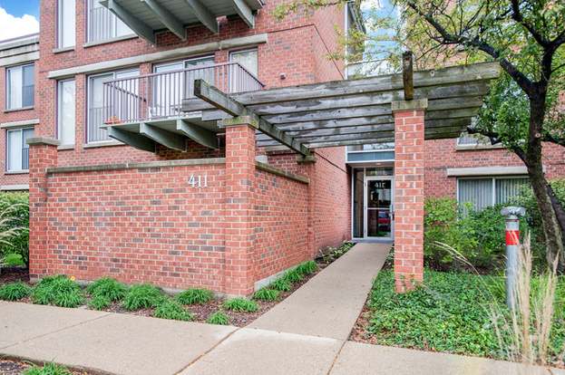 411 Kelburn Rd 121 Deerfield Il 60015 Mls 09362372 Redfin