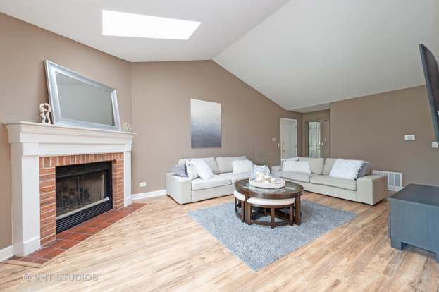 304 Glasgow Ln Unit W2 Schaumburg Il 60194 Mls 10430381 Redfin