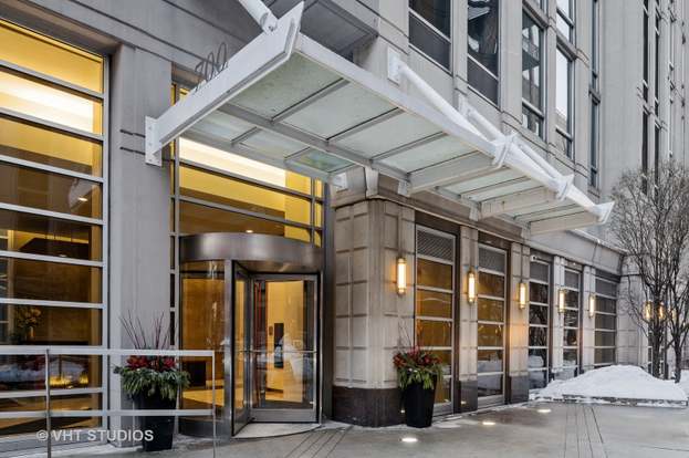 700 N Larrabee St 1611 Chicago Il 60654 2 Beds 2 Baths