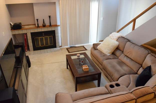 640 Rosner Dr Roselle Il 60172 Mls 10564432 Redfin