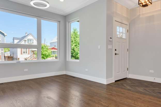 5426 N Menard Ave Chicago Il 60630 Mls 10534458 Redfin