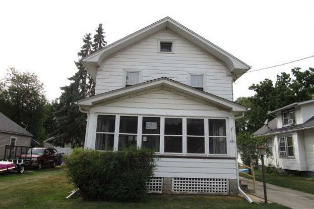 New Windows And Siding Installation In Aurora Il Installing Siding Exterior House Renovation House Exterior