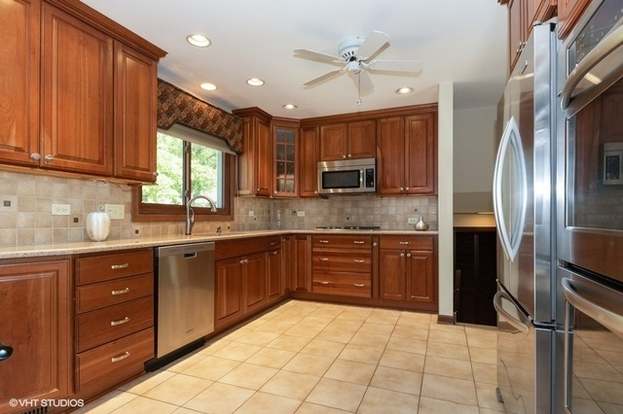 814 Kings Point Dr E Addison Il 60101 Mls 10453545 Redfin