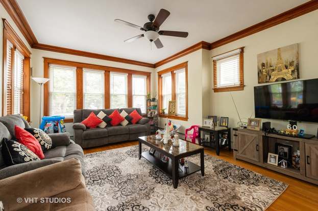 2438 N Menard Ave Chicago Il 60639 Mls 10378576 Redfin