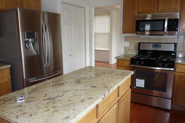 3065 Savannah Dr Aurora Il 60502 Mls 08382657 Redfin