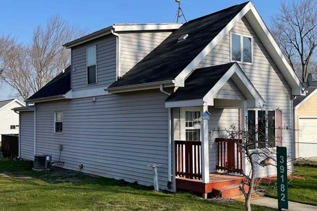 https://ssl.cdn-redfin.com/photo/68/mbphoto/707/genMid.10953707_1_2.jpg
