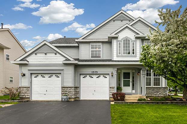 2575 Whitehall Ln Naperville Il 60564 3 Beds 2 5 Baths
