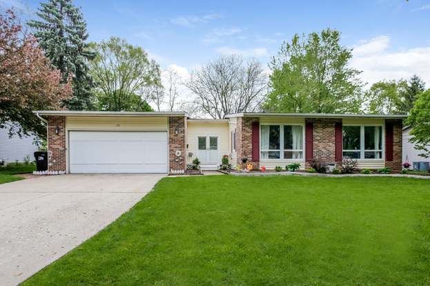 691 Darlington Ln Crystal Lake Il 60014 4 Beds 2 Baths