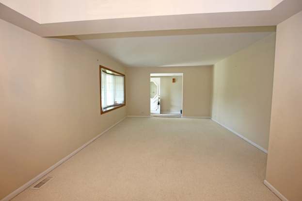 565 Stonehaven Ave Elk Grove Village Il 60007 4 Beds 2 Baths