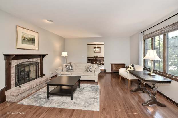 9n559 Santa Fe Trl Elgin Il 60124 Mls 10828804 Redfin 9n559 Santa Fe Trl Elgin Il 60124