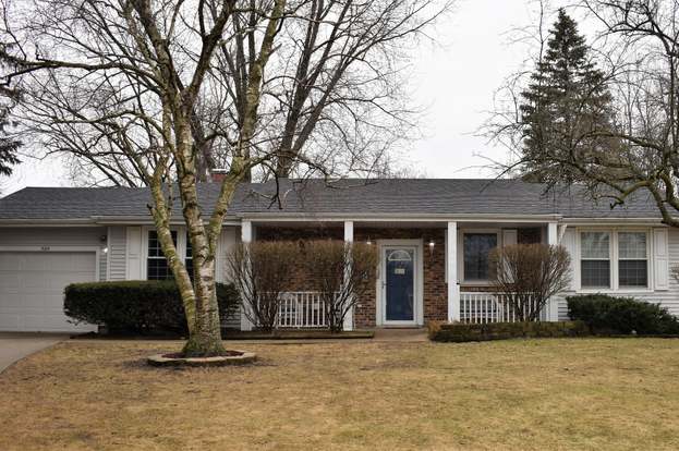 584 Commanche Ct Carol Stream Il 60188 Mls 10279811 Redfin