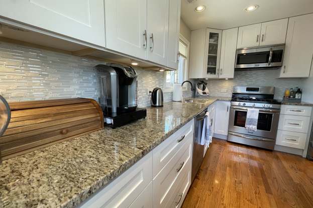 8014 S Justine