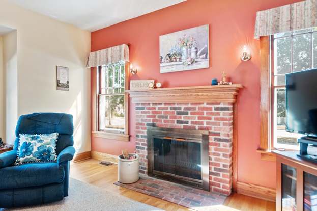 255 E Schiller St Elmhurst IL 60126 MLS# 10917902 Redfin 255 E Schiller St Elmhurst IL 60126 MLS# 10917902 Redfin