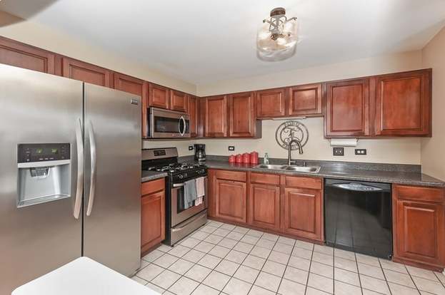 1089 Horizon Rdg Lake In The Hills Il 60156 Mls 10924949 Redfin