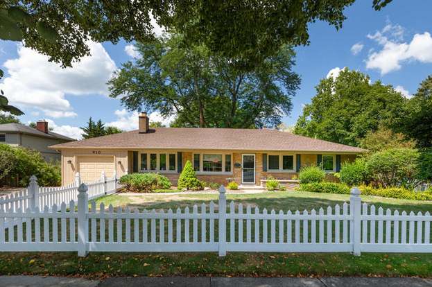 910 Greenwood Dr Wheaton Il 60189 Mls 10613954 Redfin