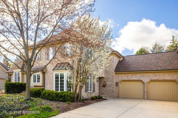 2 Car Garage Westmont Il Homes For Sale Redfin [ 414 x 623 Pixel ]