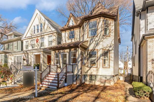 Uptown condo lesson in luxe living at school for $2.85M