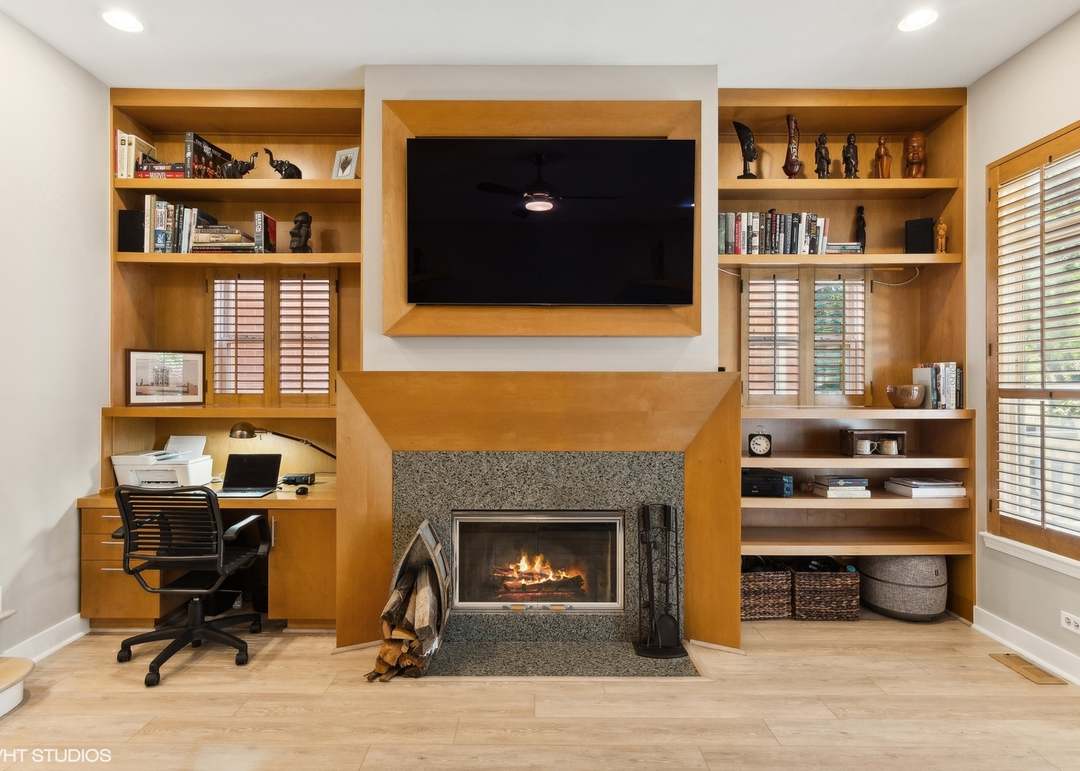 339 W Evergreen Ave, Chicago, IL 60610 | Redfin