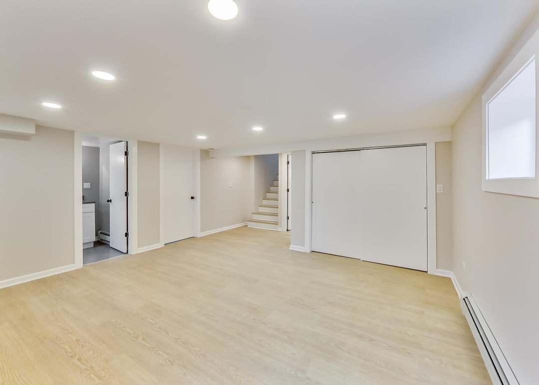 6874 N Lehigh Ave, Chicago, IL 60646