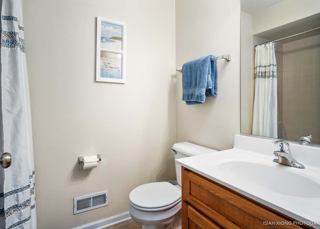 1208 Tower Hill Dr, Woodridge, IL 60517