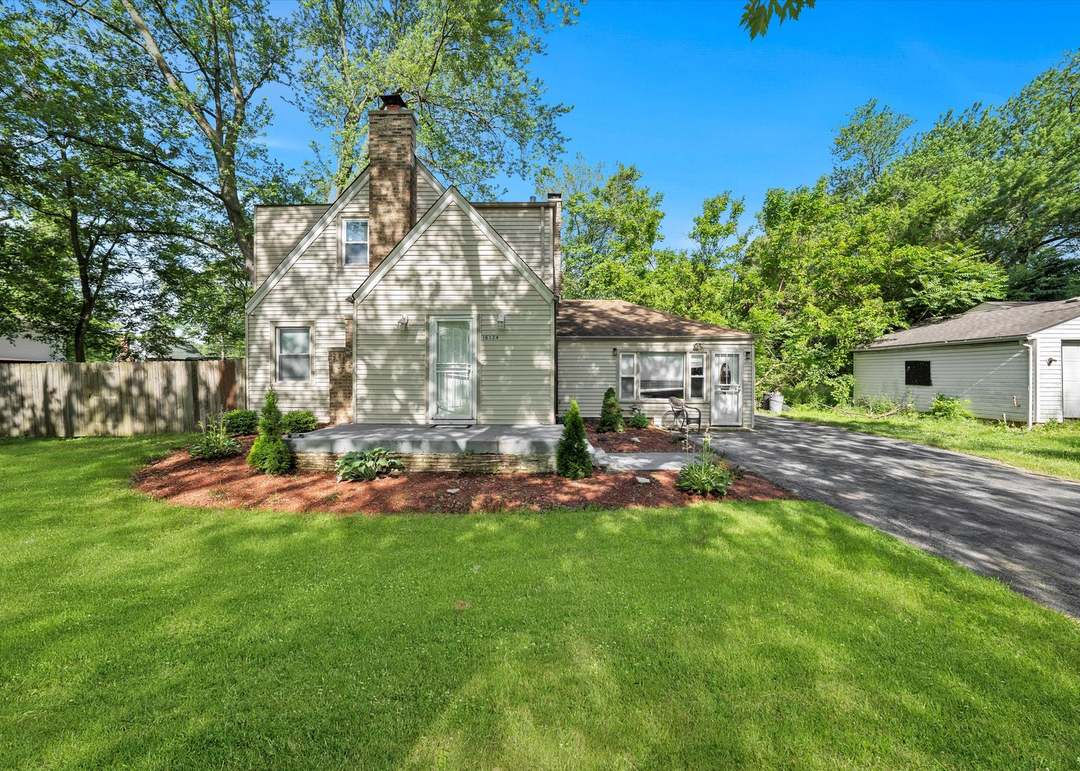 saya♡ 16124 Sawyer Ave, Markham, IL 60428 | Redfin
