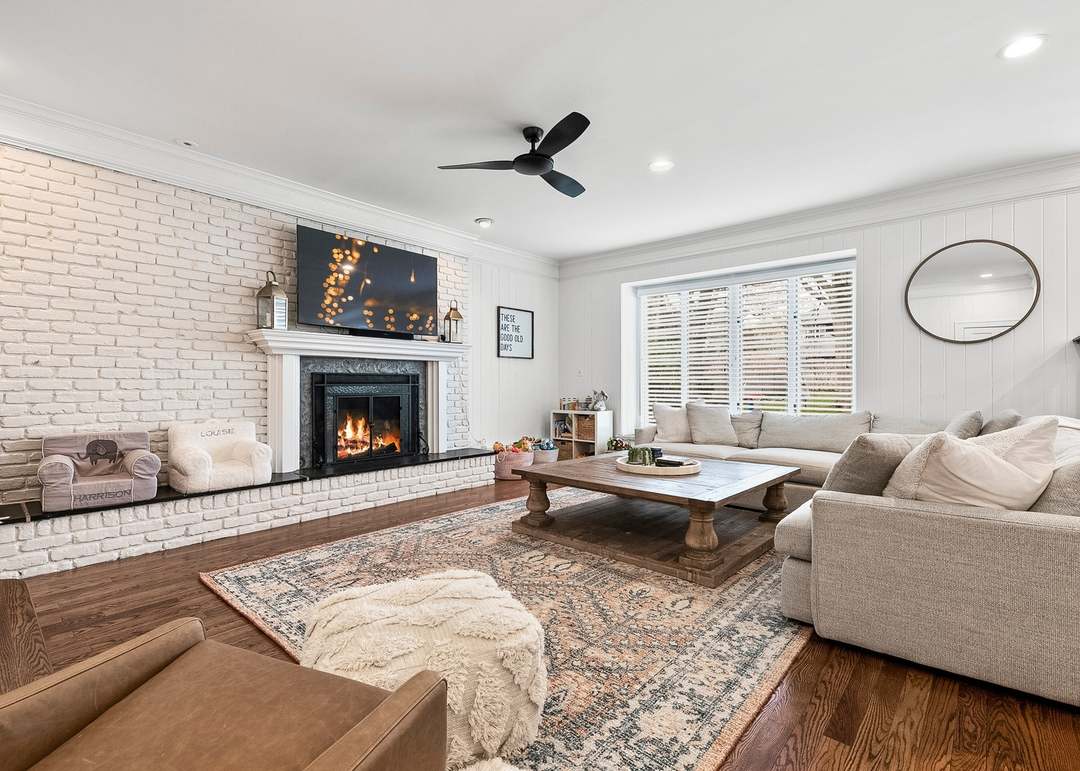 216 N GRANT St, Hinsdale, IL 60521