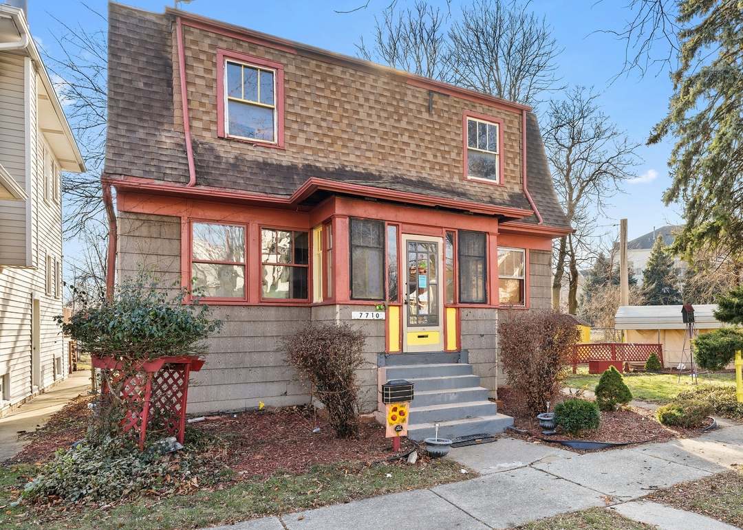 SOLD!!! 10'x34' Beautiful Birmingham Tiny Home Model on a