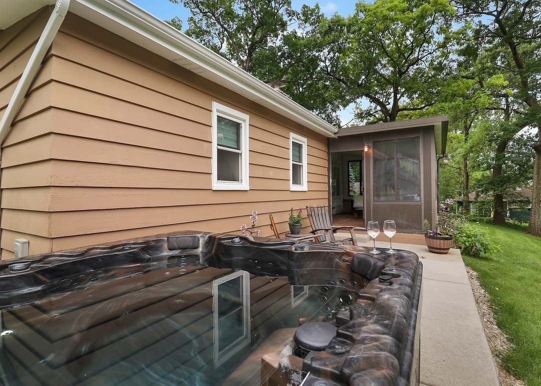 2618 Apache Trl, McHenry, IL 60051 | For Sale ($339,900 2618 Apache Trl, McHenry, IL 60051 | For Sale ($339,900