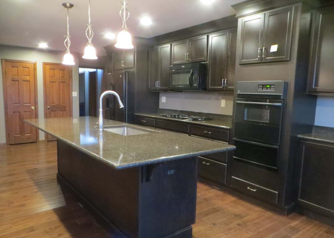 14 Lake Metonga Trl, Grant Park, IL 60940